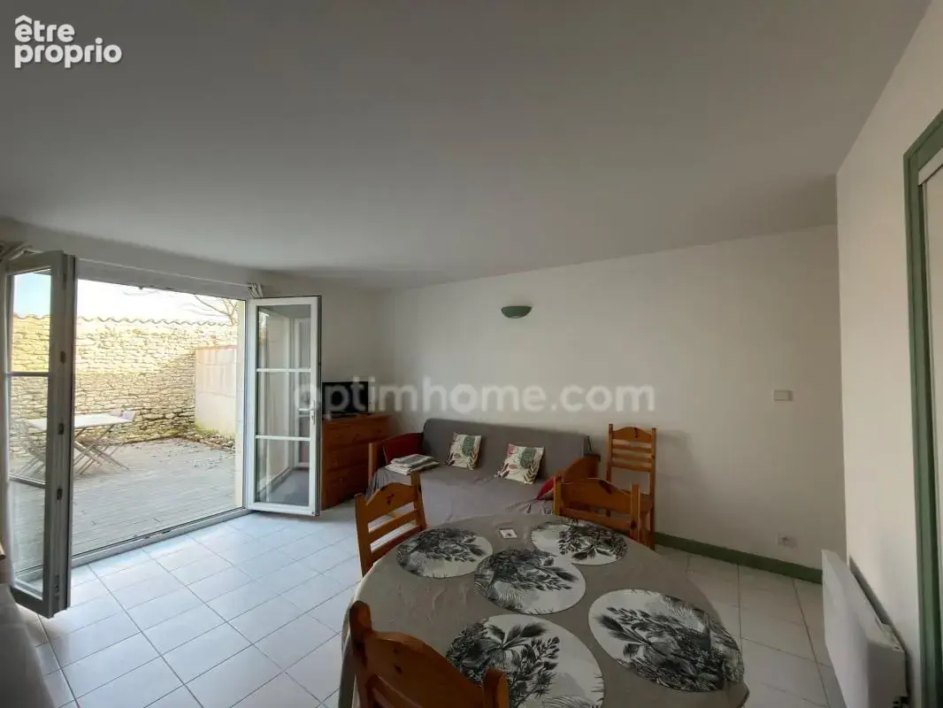 Appartement  avec extérieur clos de murs  au port de st martin de ré - photo 17