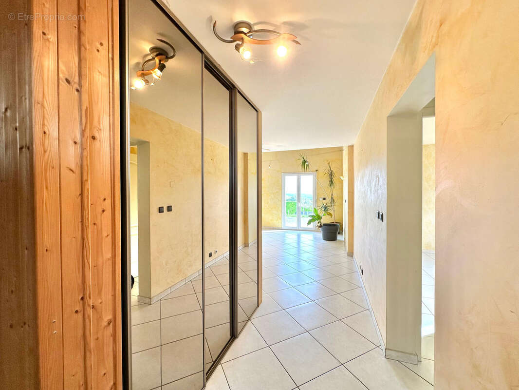 Maison à HAUTEVILLE-SUR-FIER