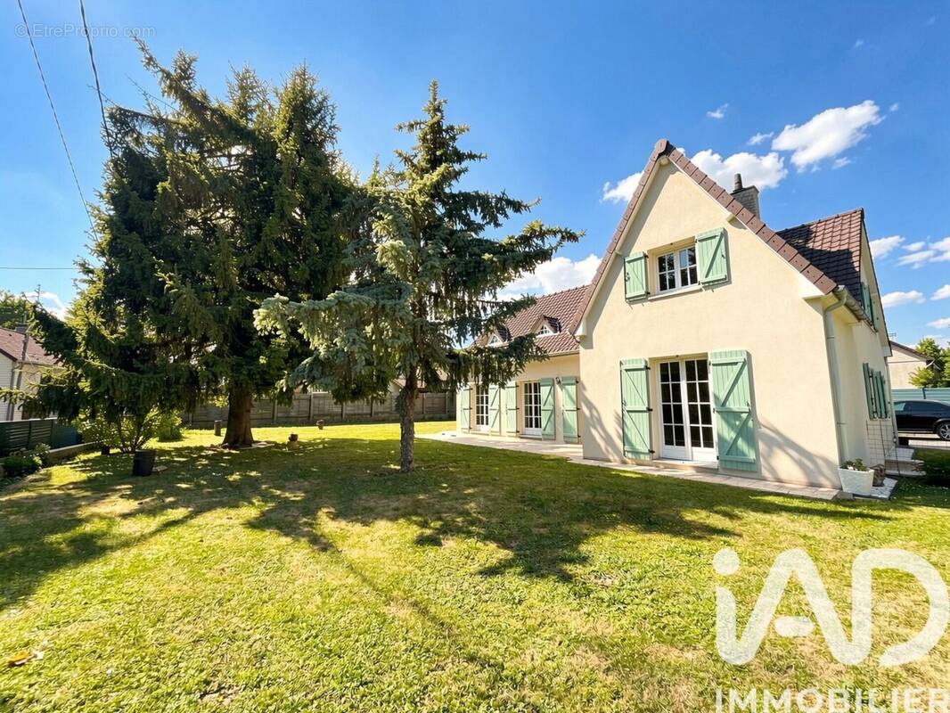 Photo 1 - Maison à SAINT-ARNOULT-EN-YVELINES