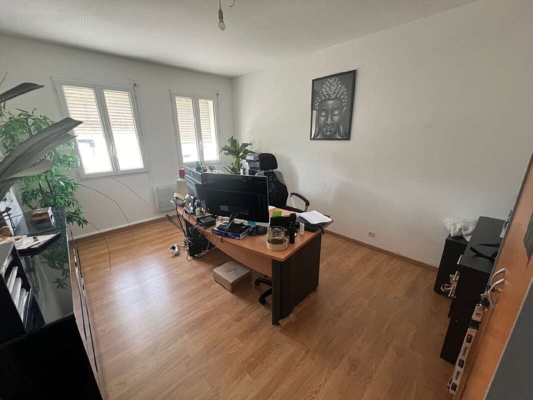 Commerce à EYGUIERES