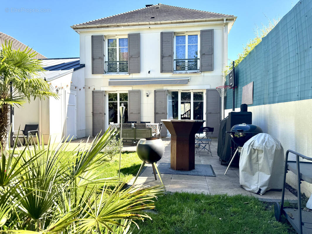 Maison à MAGNY-LE-HONGRE