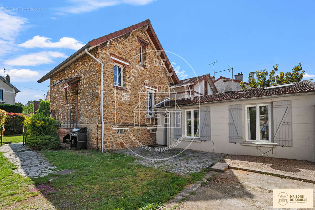 Maison à LE PECQ