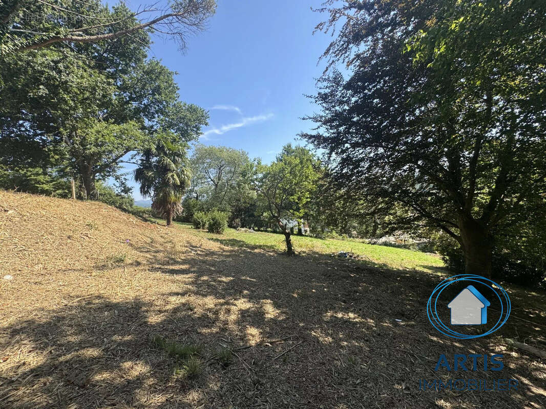 Terrain à SAINT-PEE-SUR-NIVELLE