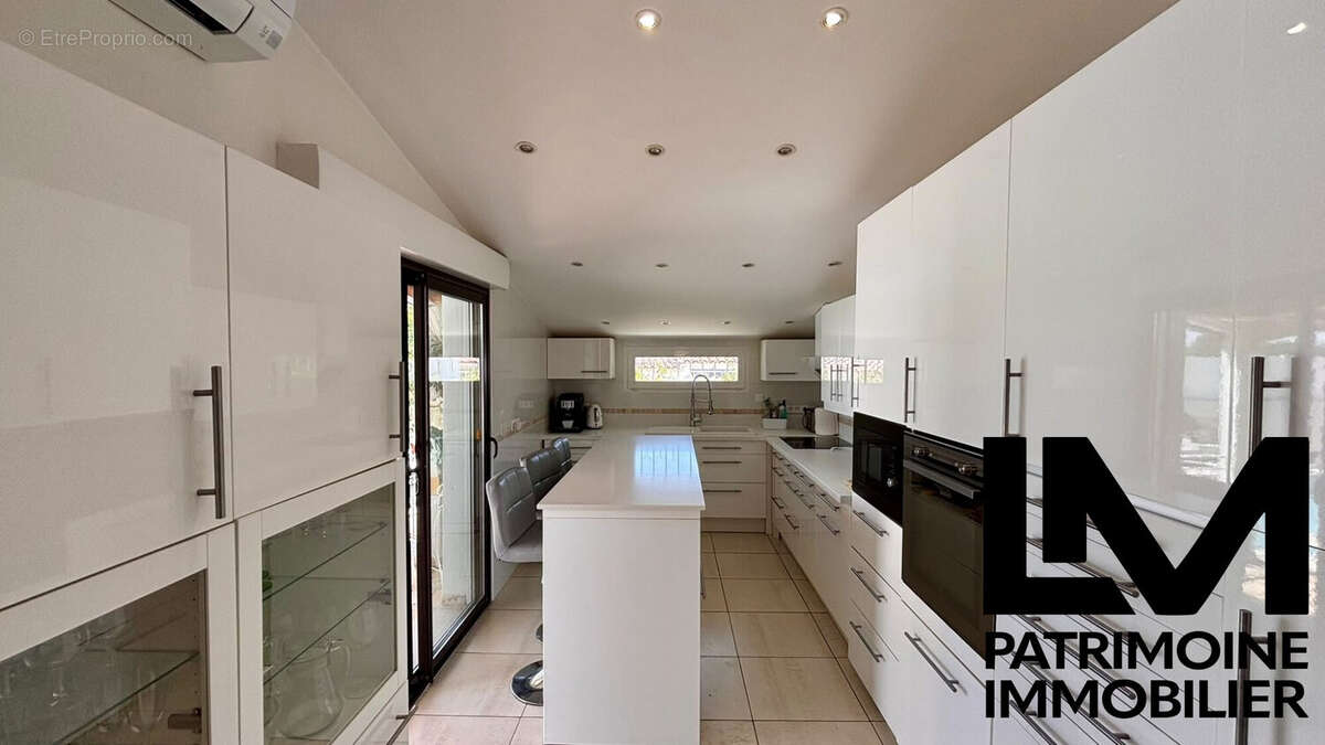 Maison 230 m² à Bessan  - photo 7