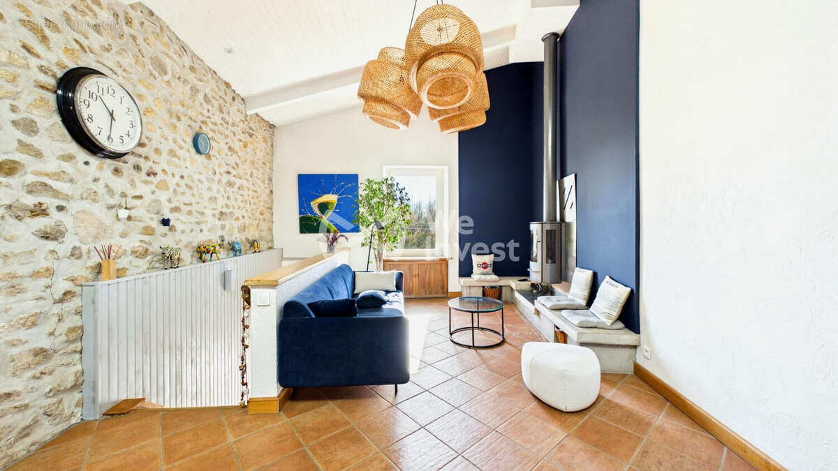 Maison à CHARMES-SUR-RHONE
