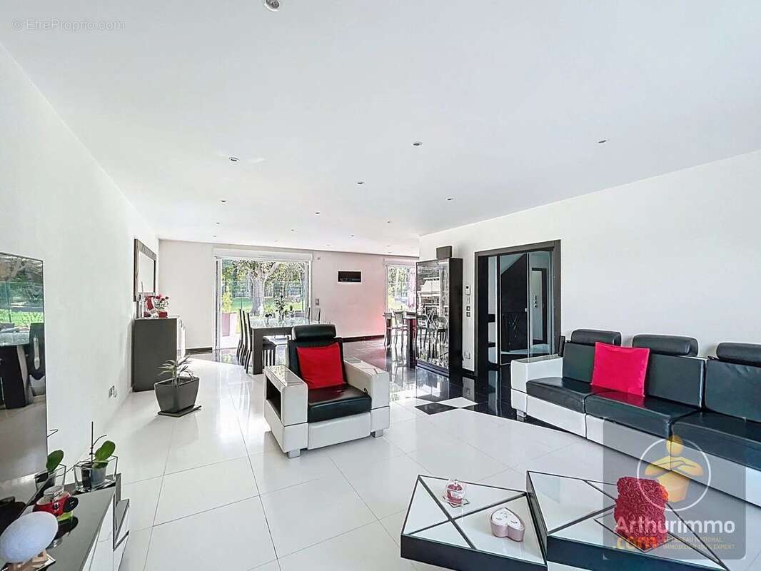 Maison à ORMESSON-SUR-MARNE