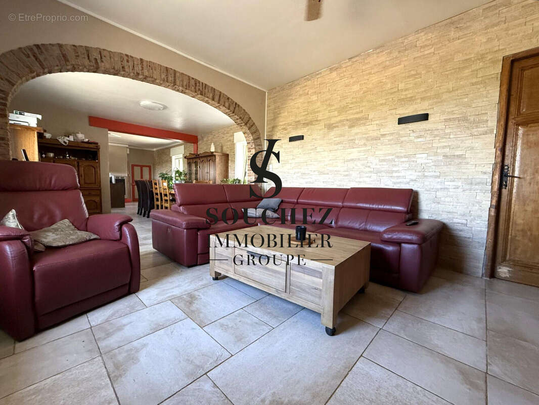 Maison 214 m² à Montenescourt  - photo 7