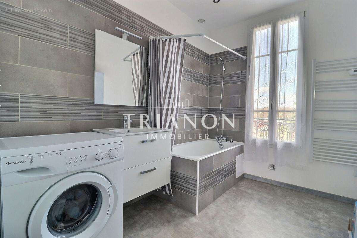 Appartement à SARTROUVILLE