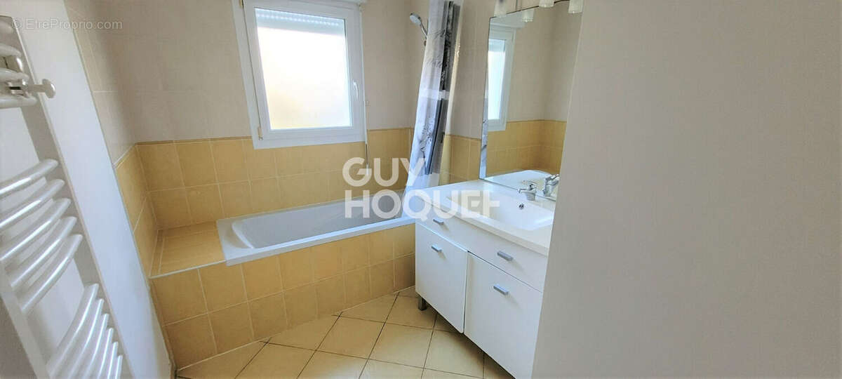 Maison à LE VAL-SAINT-PERE