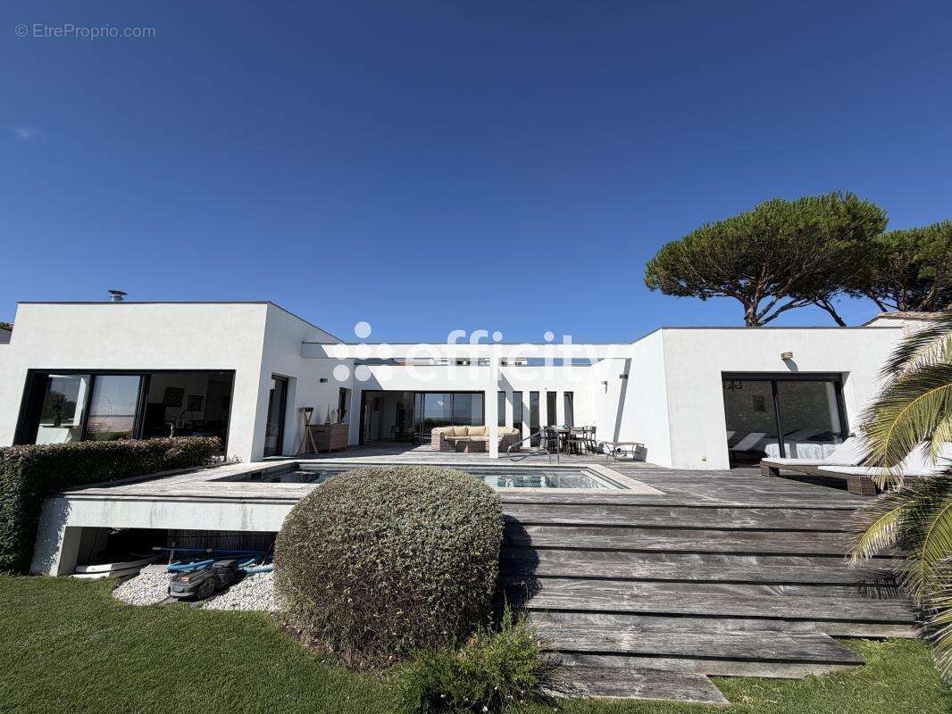 Maison 202 m² à Meschers-Sur-Gironde  - photo 3