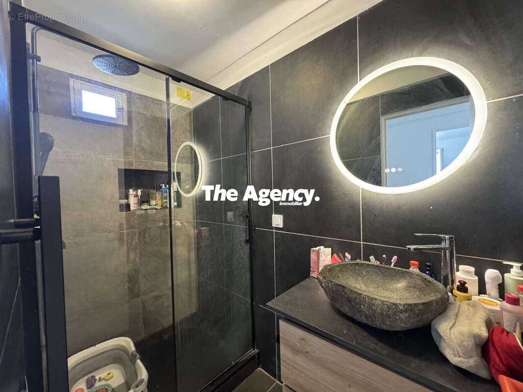 Appartement à MARSEILLE-9E