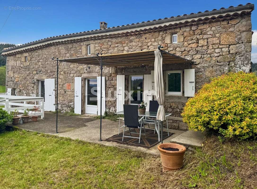 Maison à SAINT-APOLLINAIRE-DE-RIAS