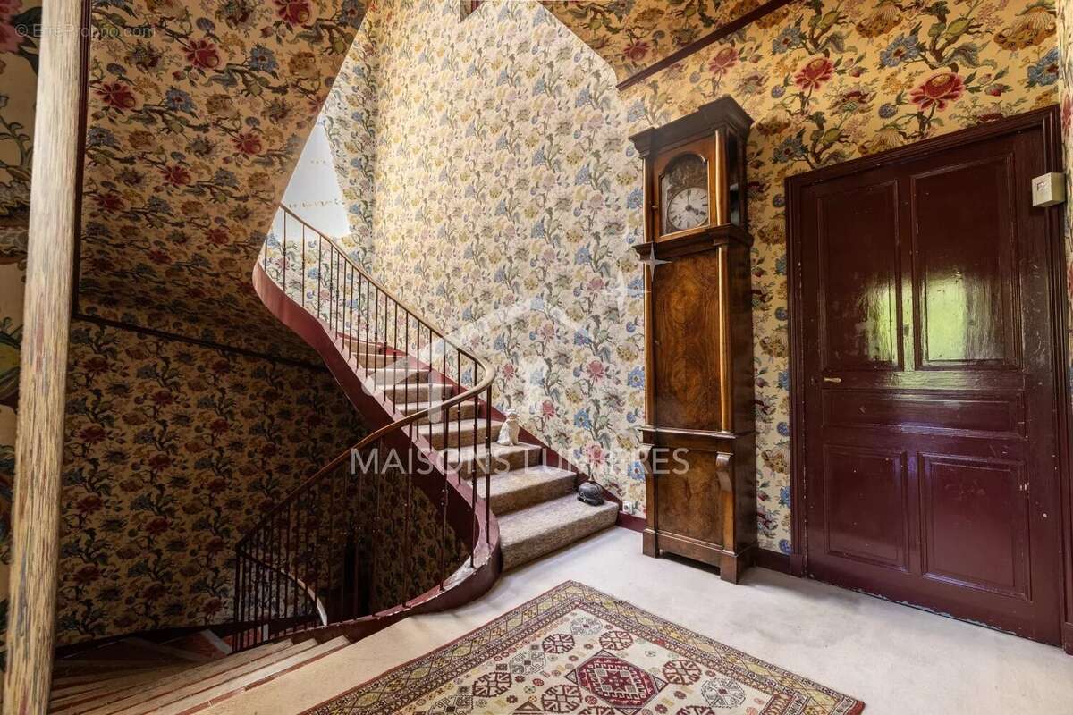 Demeure d'exception en centre-ville d'Apt - 11 pièces - 950 000€ - 370 m² habitables - photo 3