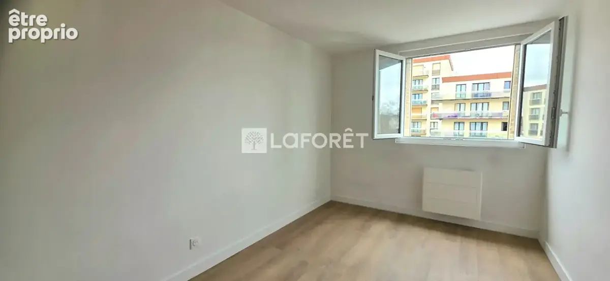 Appartement Le Bourget 3 pièce(s) 53.32 m2 - photo 2