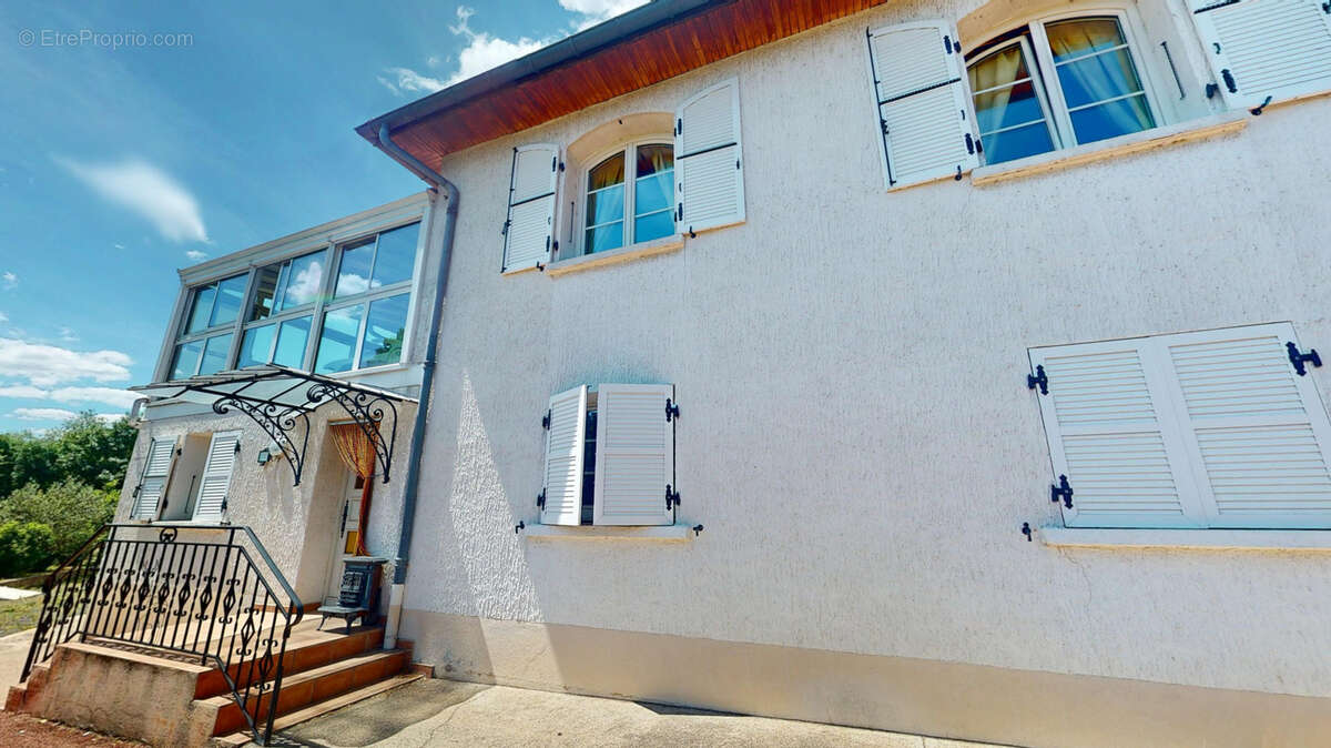 Maison à BRIVES-CHARENSAC