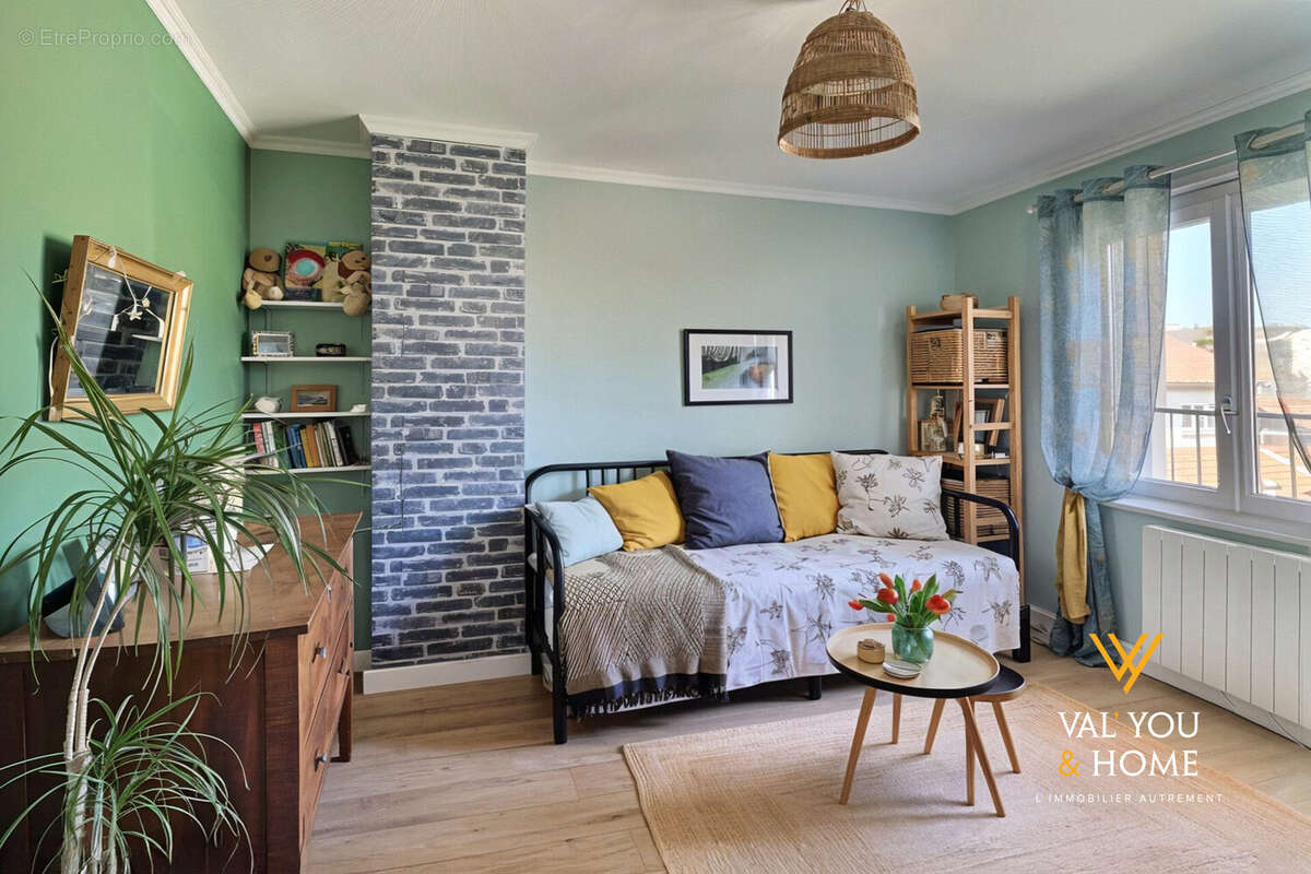 Appartement à SAINT-GENIS-LAVAL