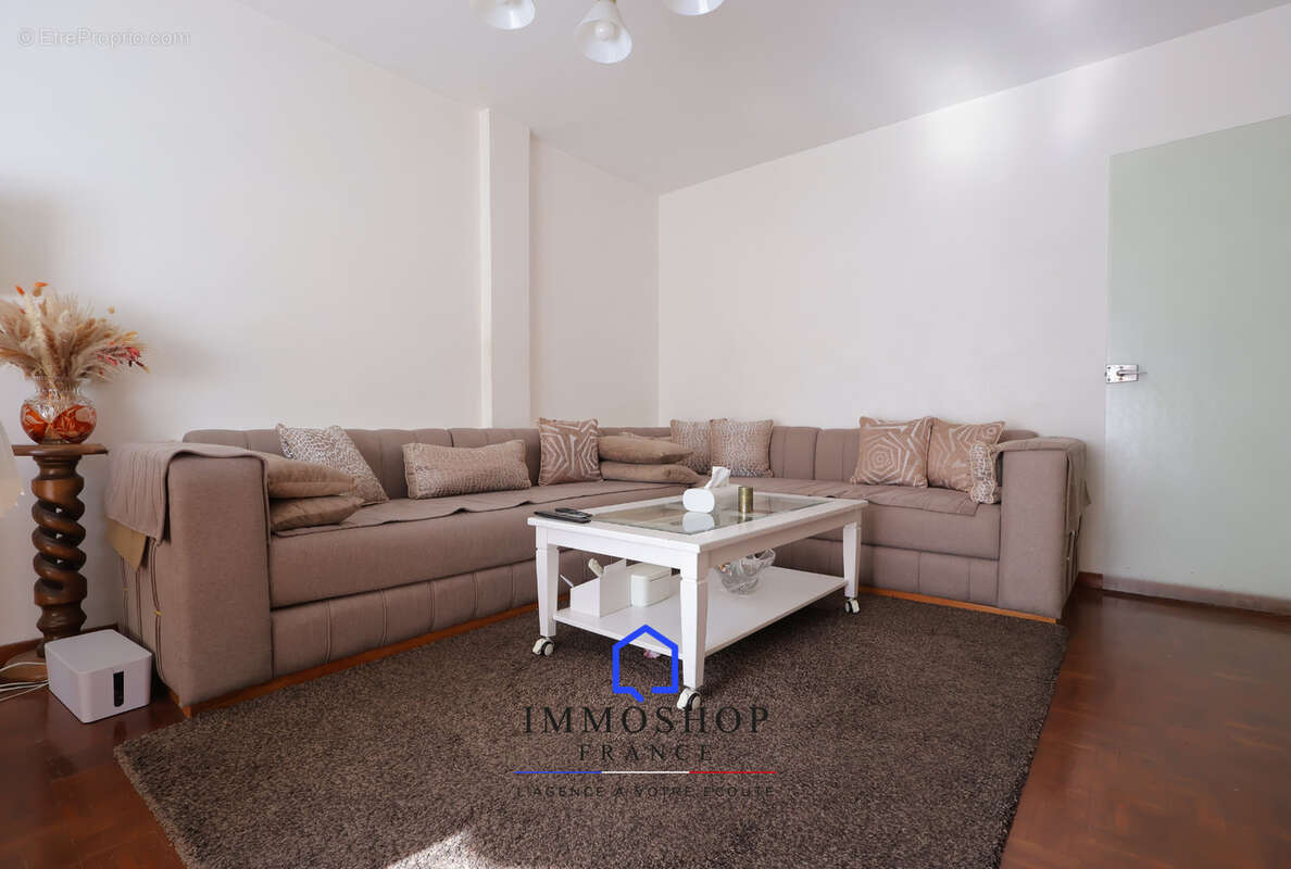 Appartement à MARSEILLE-5E