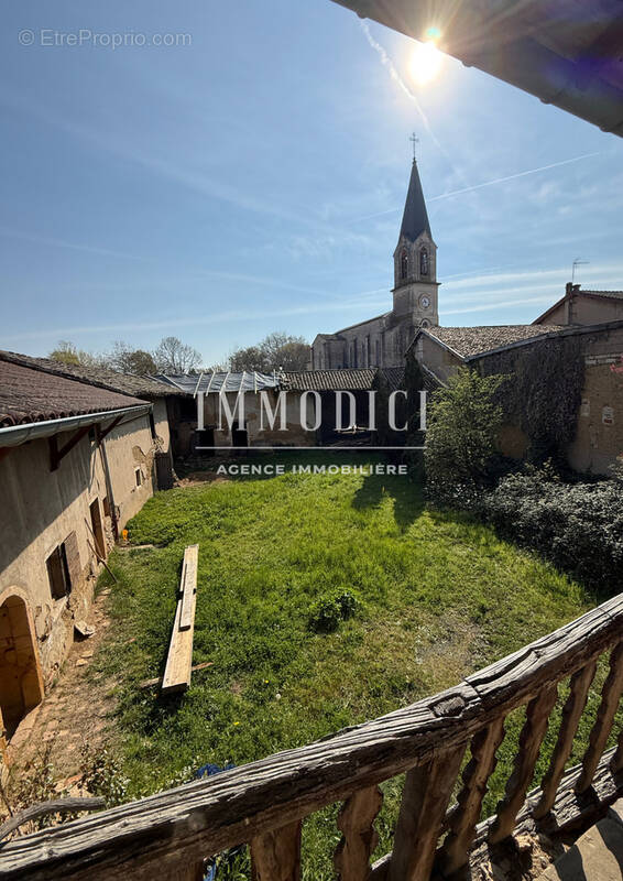 Maison à LURCY