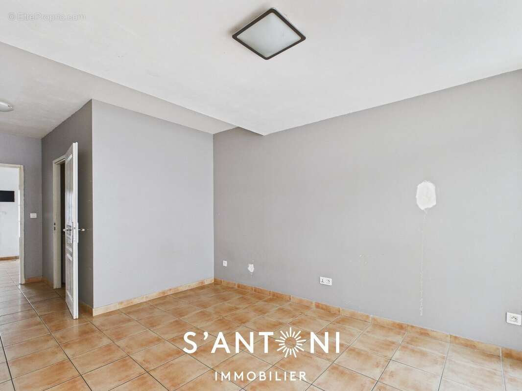 Appartement à VIAS