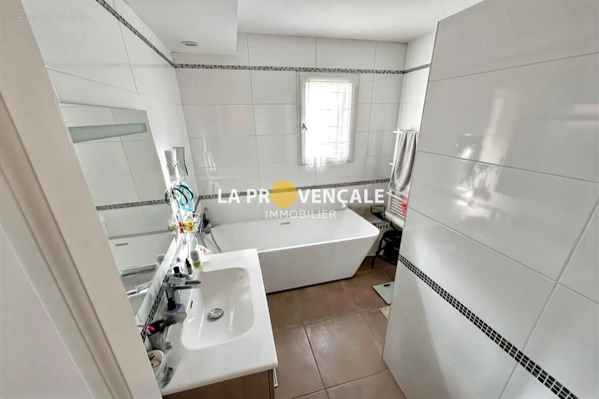 Maison à CADOLIVE