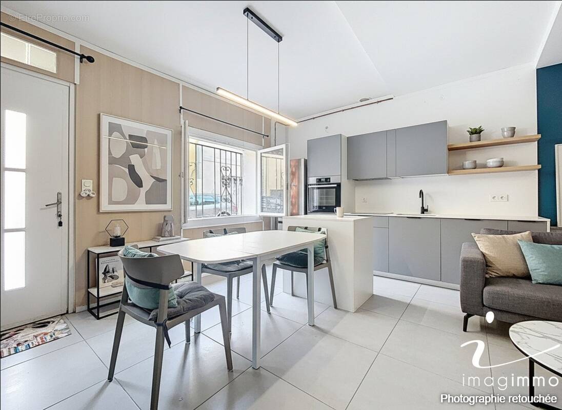 Appartement à MAUGUIO