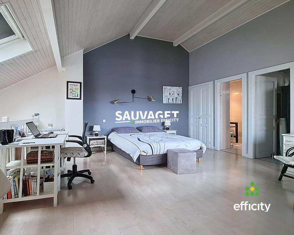 Appartement à REIGNIER