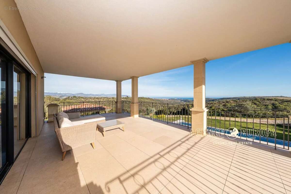 Maison à ROQUEFORT-LES-PINS