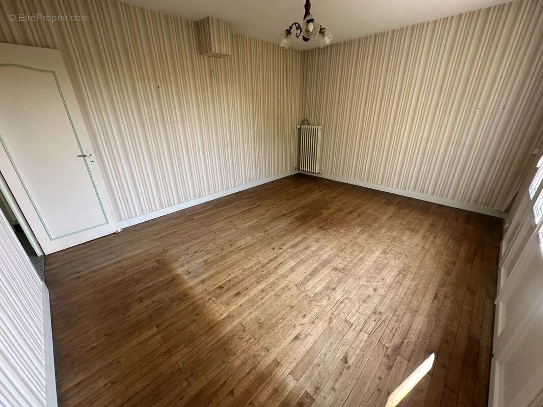 Pavillon sur sous-sol 5 pièces 75 m²,  piece de vie possible 40 m² - photo 10
