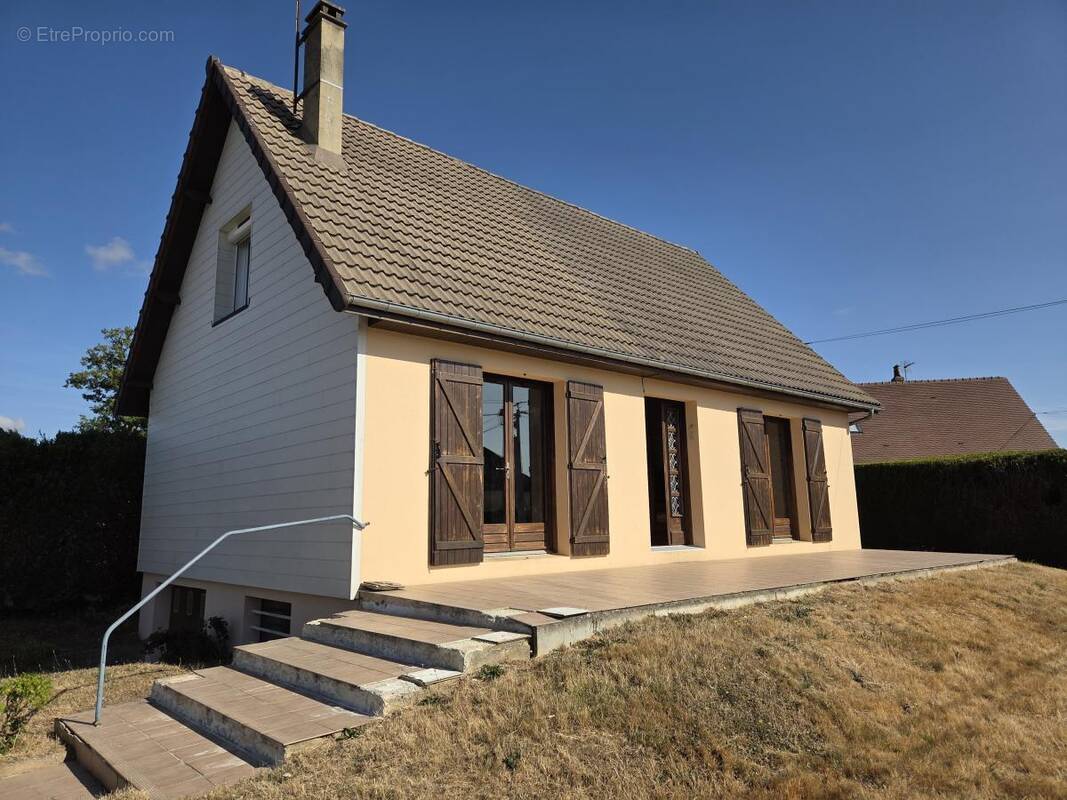 Maison 98 m² à Senonches  - photo 1