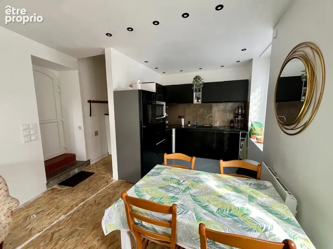 Appartement 2 chambres avec balcon et vue imprenable sur le château   Chalmazel - photo 3