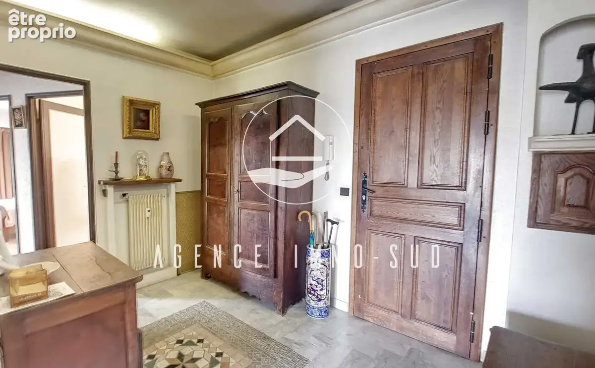 A VENDRE - Appartement 3 pièces   Dernier étage avec ascenseur   Centre-ville de Cagnes-sur-Mer - photo 9