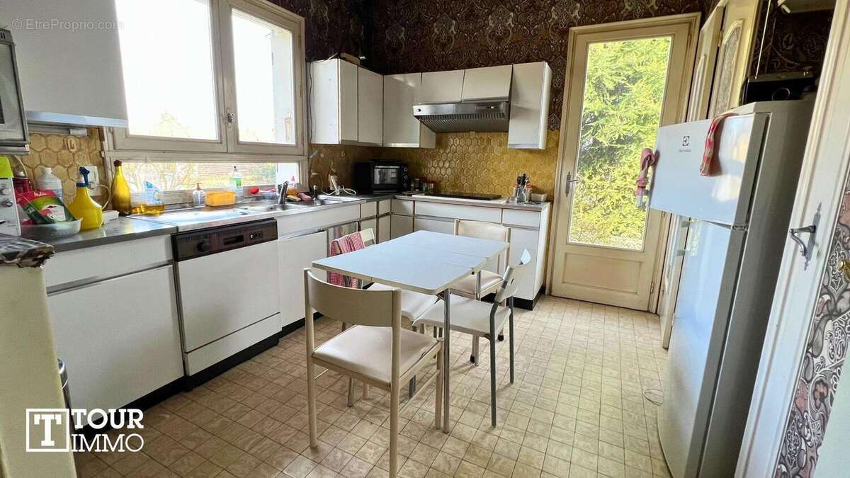 Photo 8 - Maison à LA TOUR-DE-SALVAGNY