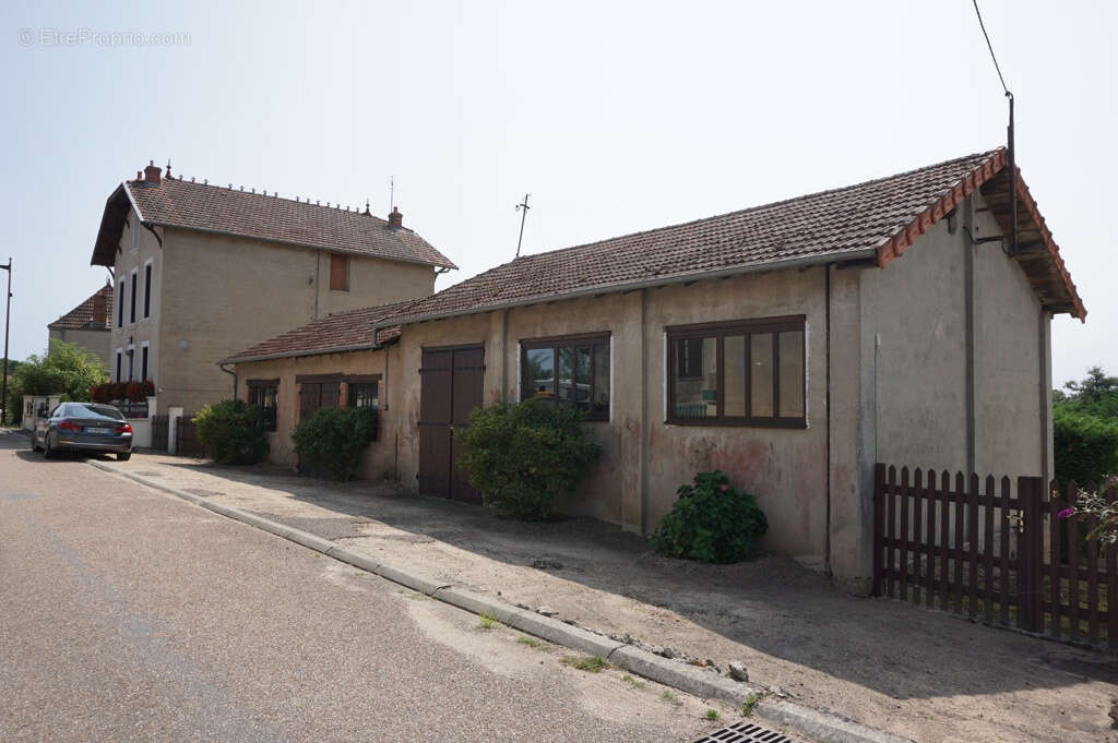Maison à SAINT-YAN