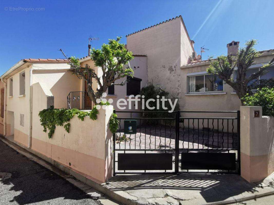 Maison à VILLENEUVE-DE-LA-RAHO