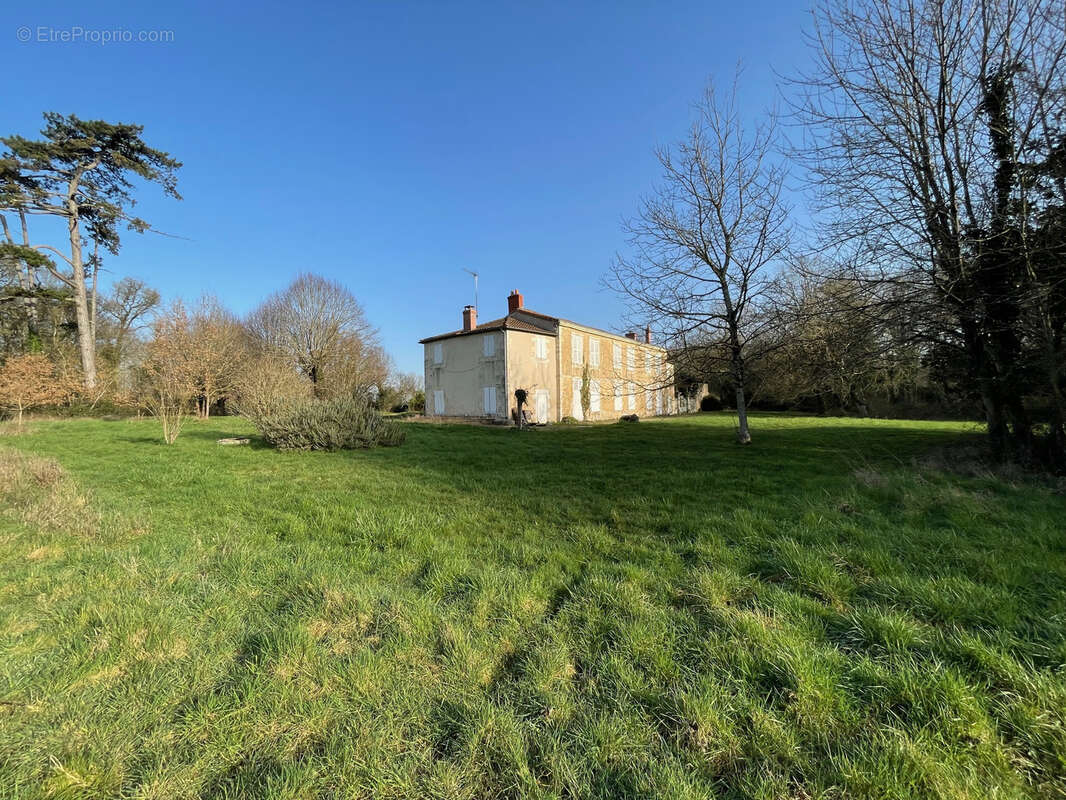 Maison à MIGNALOUX-BEAUVOIR