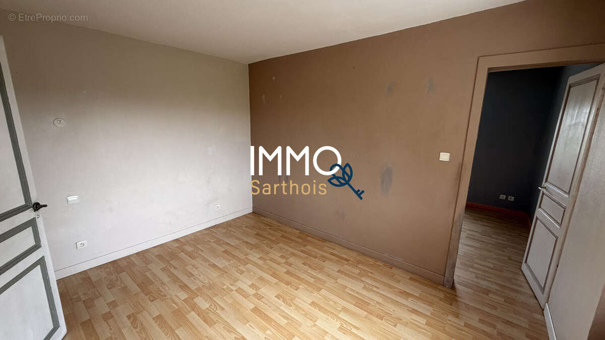 Maison à NOYEN-SUR-SARTHE