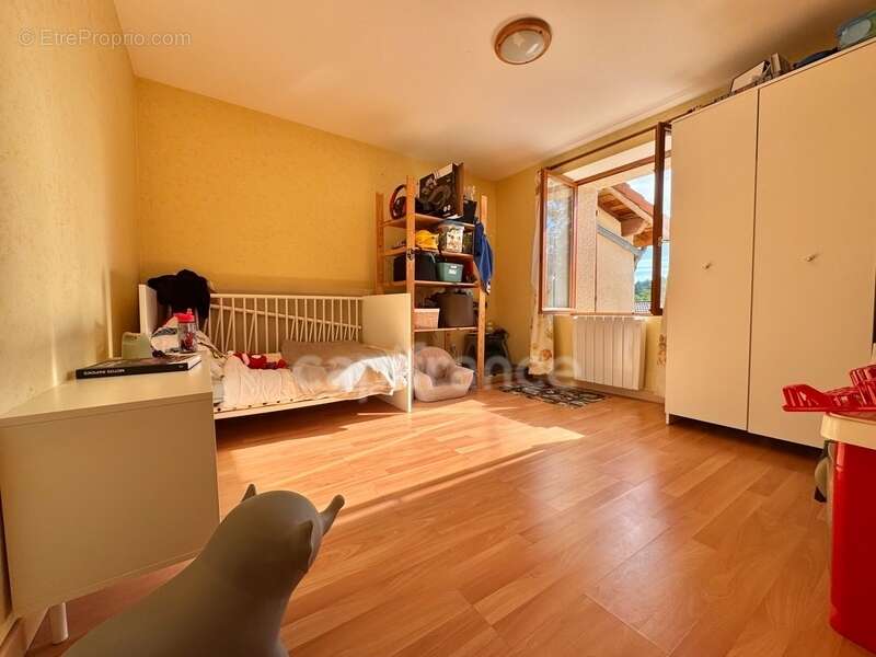 Maison à NOIRETABLE