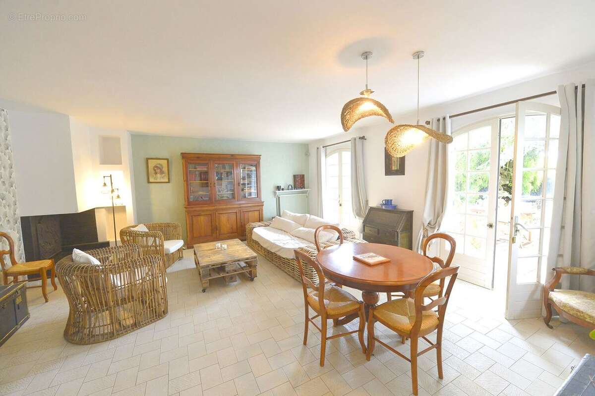 Maison à SAINT-GEORGES-DE-DIDONNE