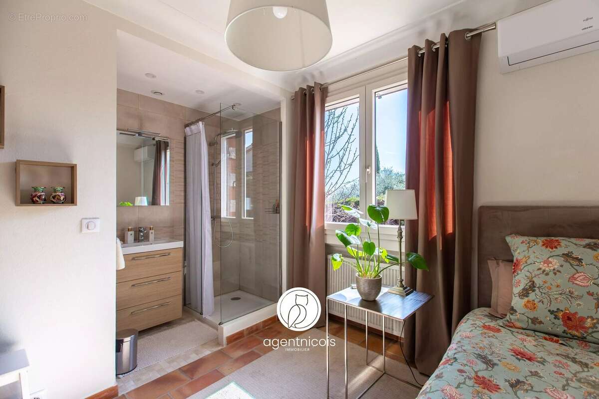 Maison à SAINT-JEANNET