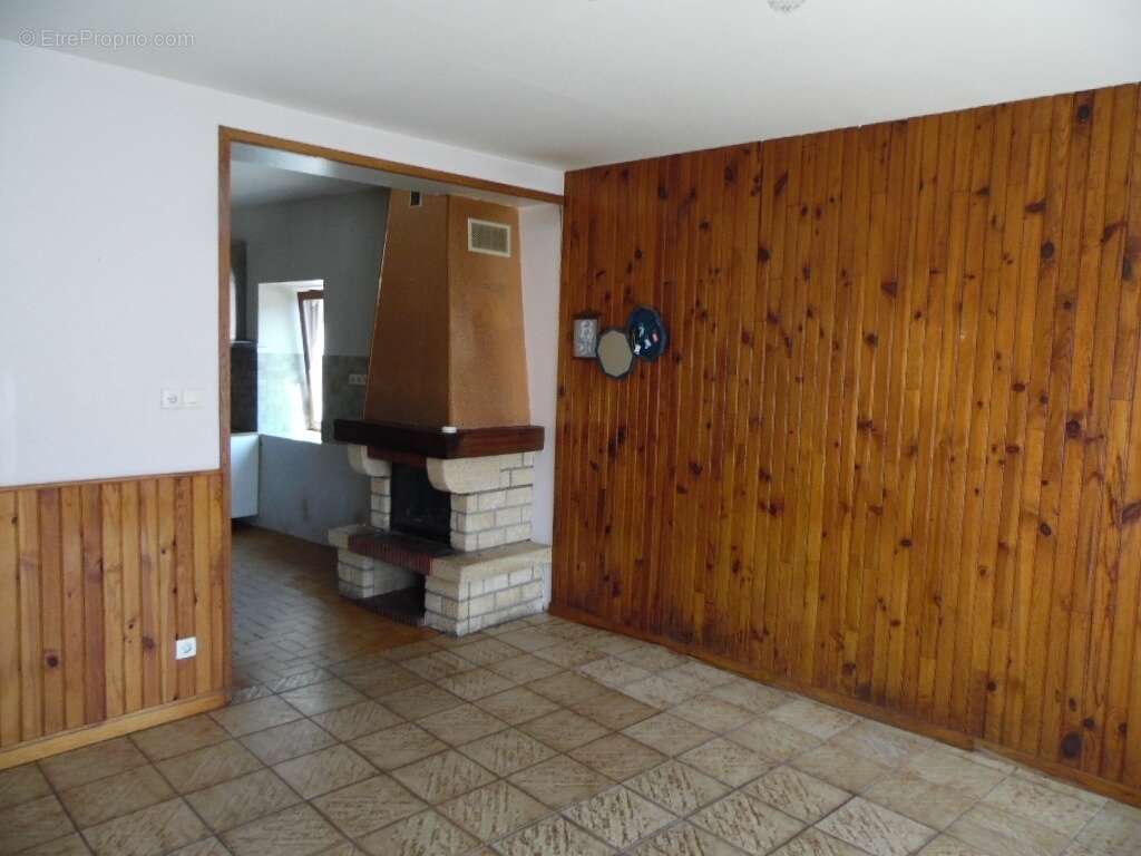 Maison à SAINT-STAIL