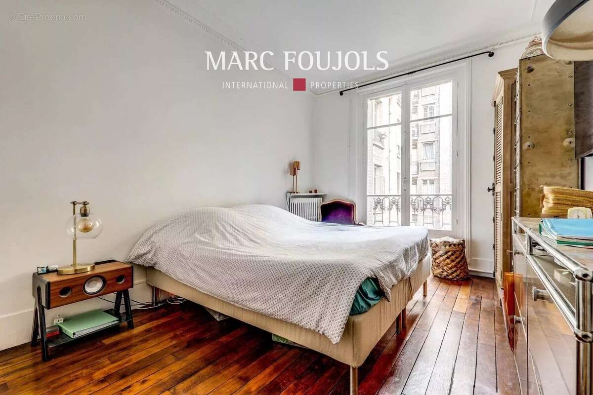Appartement à PARIS-7E