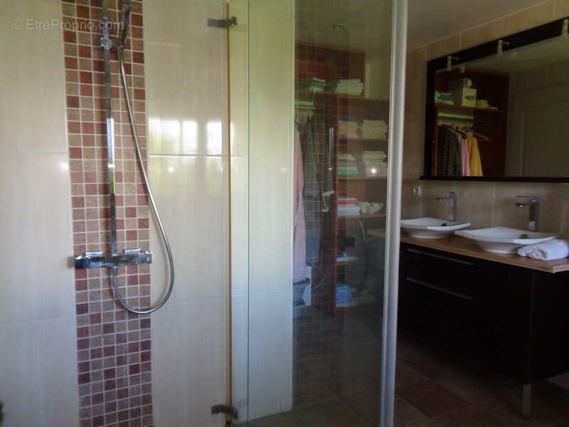 Maison charentaise en pierre rénovée – 163 m² habitables – Saint-Ciers-du-Taillon (17240) - photo 9