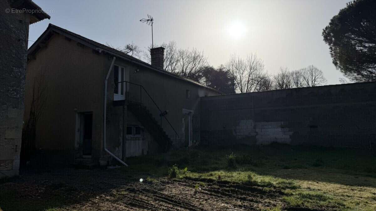 Charmante maison de village au sein d'un domaine avec chatea - photo 4