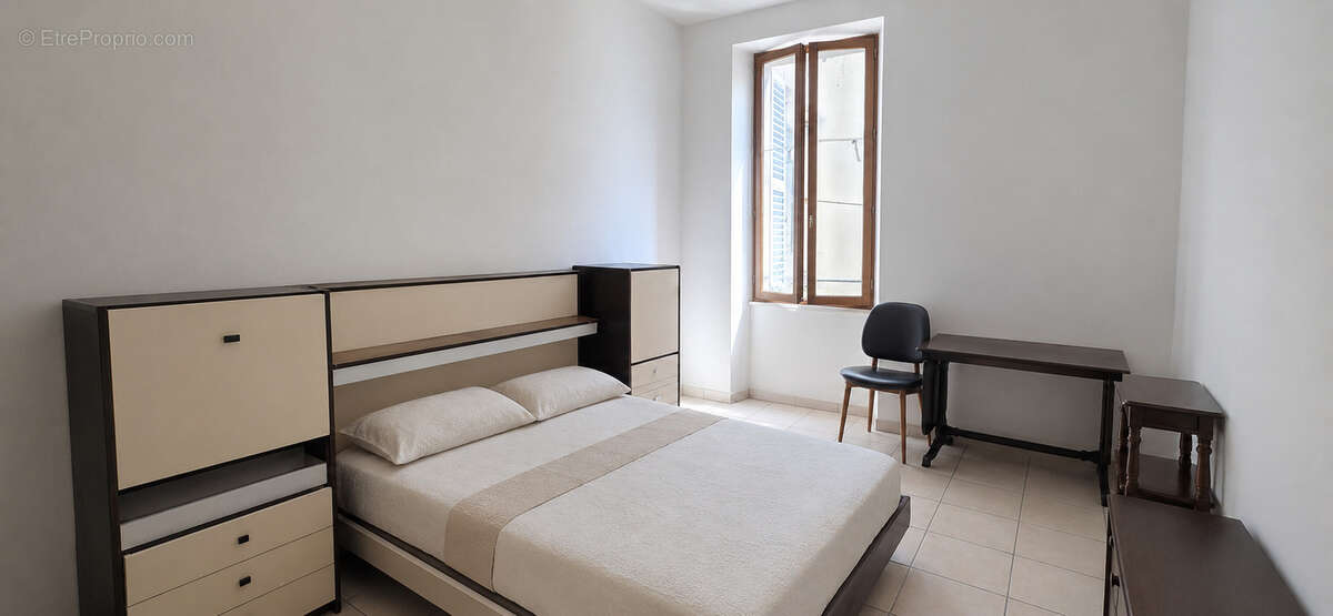 HYÈRES CENTRE — Appartement T2 - photo 3