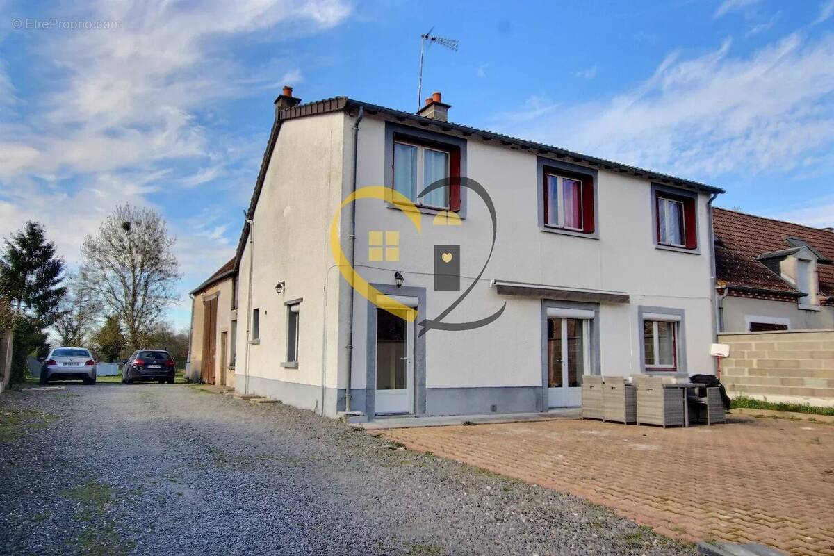 Maison à CHERY