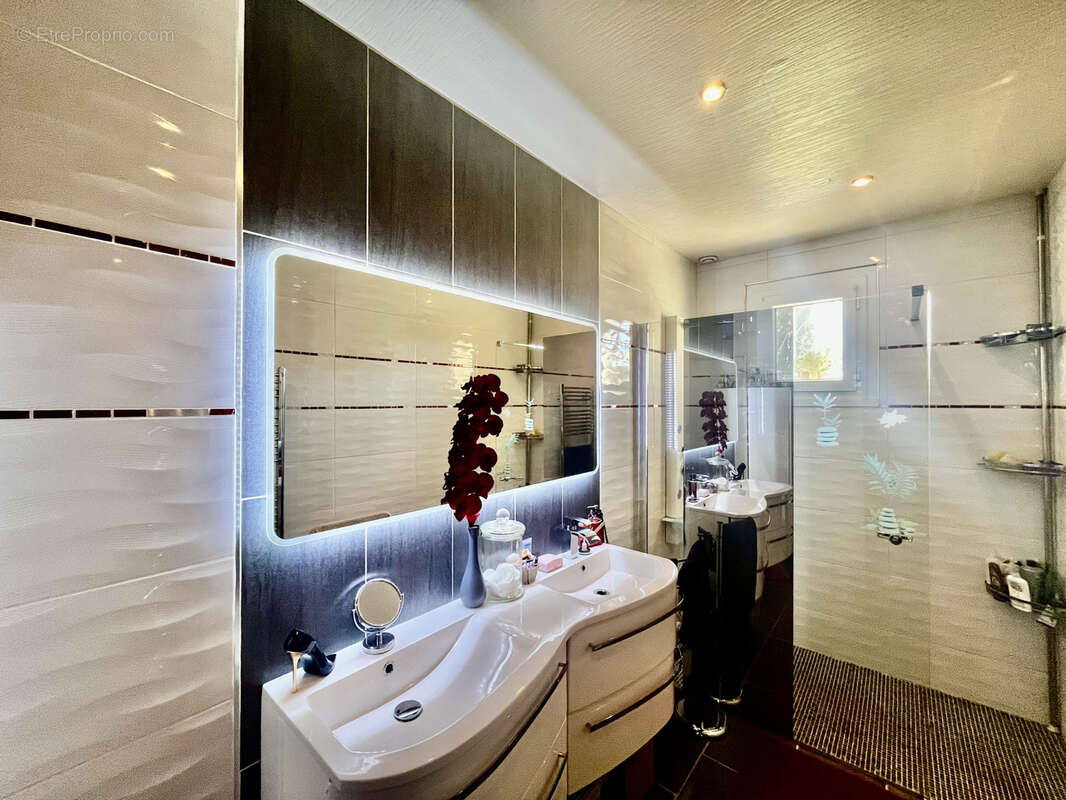 Maison à COULOMMIERS