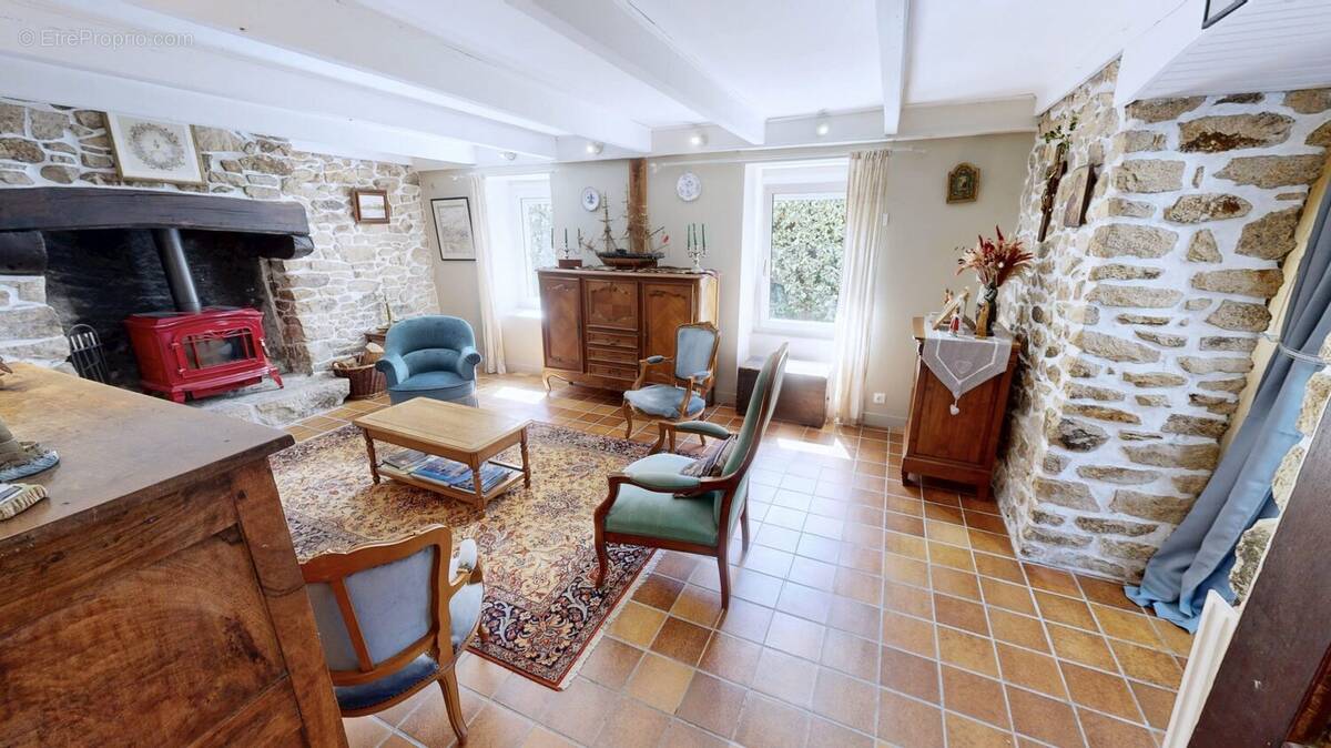 Maison à SAINT-THONAN