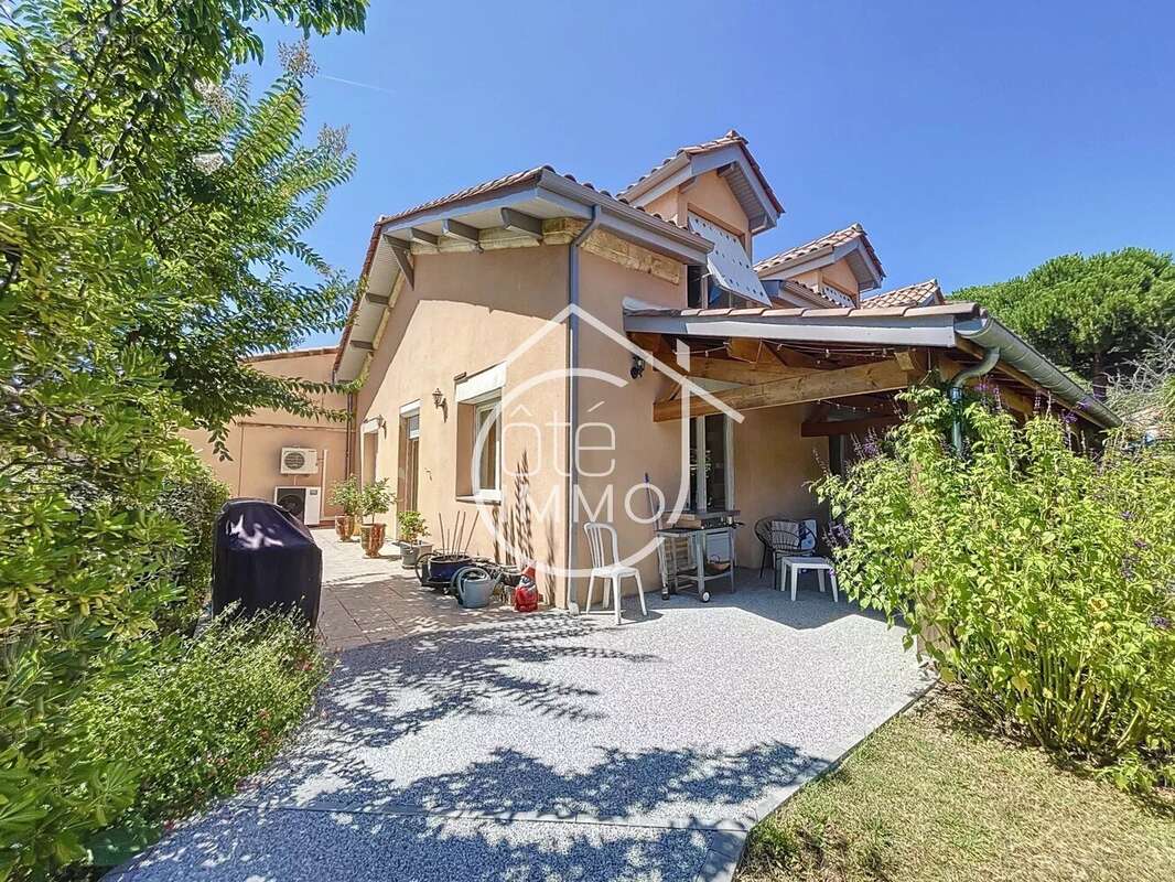 Maison à SAINT-EMILION