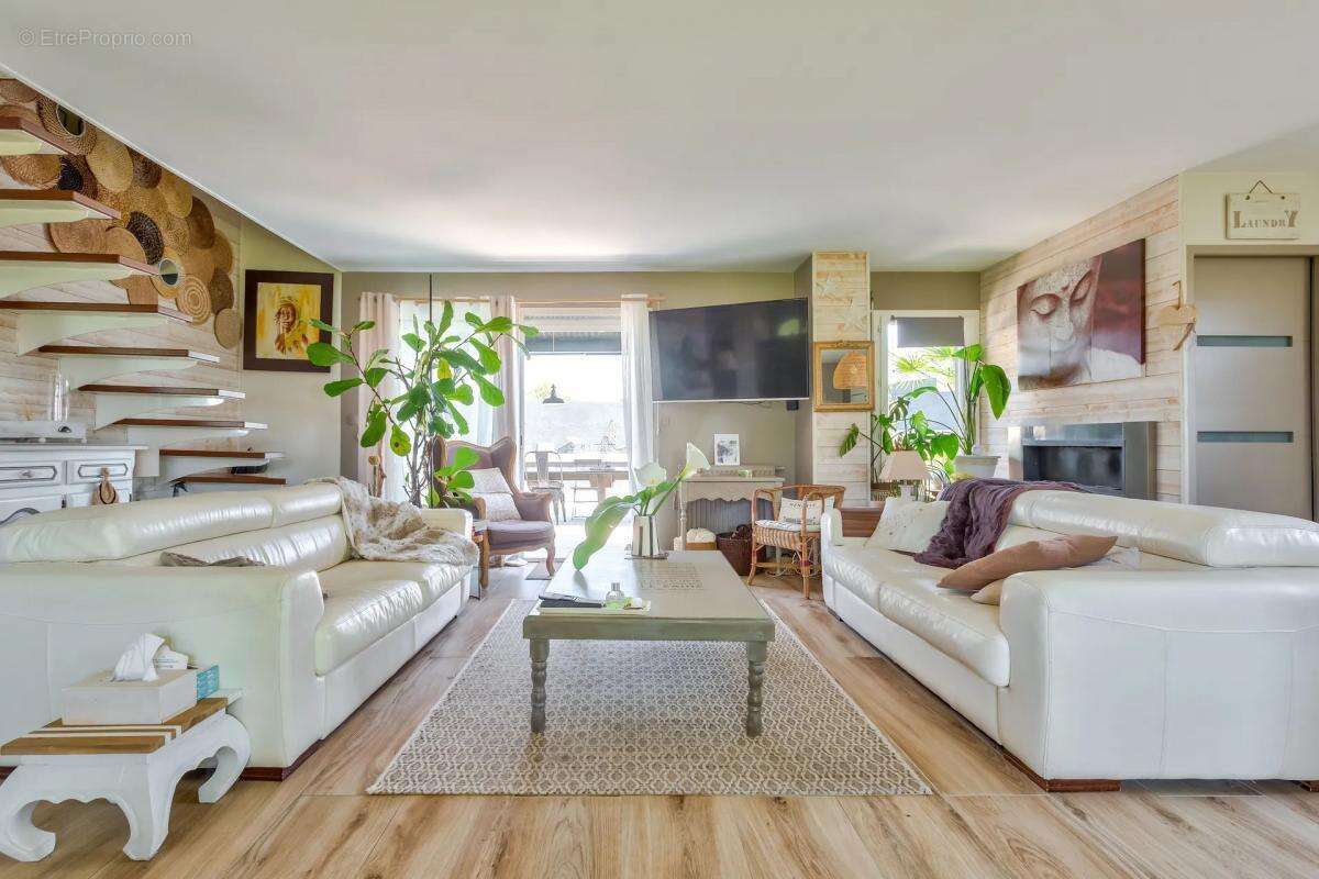 Maison à SAINTE-HELENE