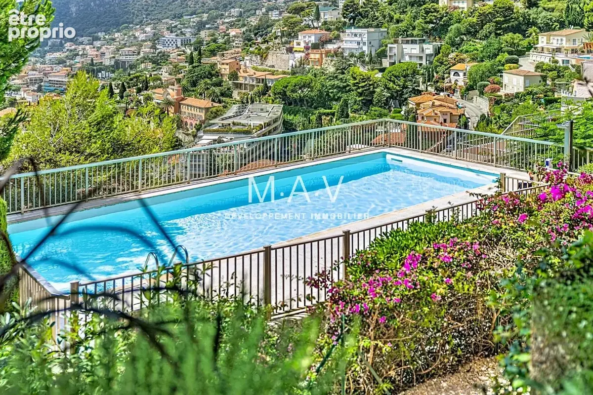 Villefranche-sur-mer/ appartement villa 3 pièces au calme luxueusement rénové terrasses jardin vue mer panoramique piscine - photo 4